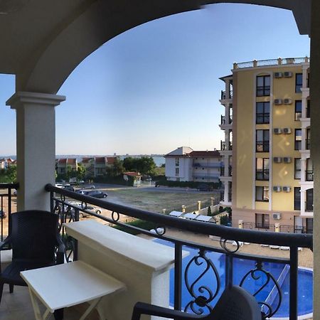 Sea Shore Apartment Sveti Vlas Bagian luar foto
