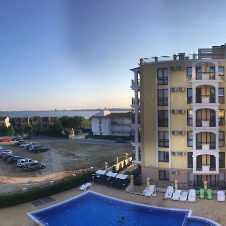 Sea Shore Apartment Sveti Vlas Bagian luar foto