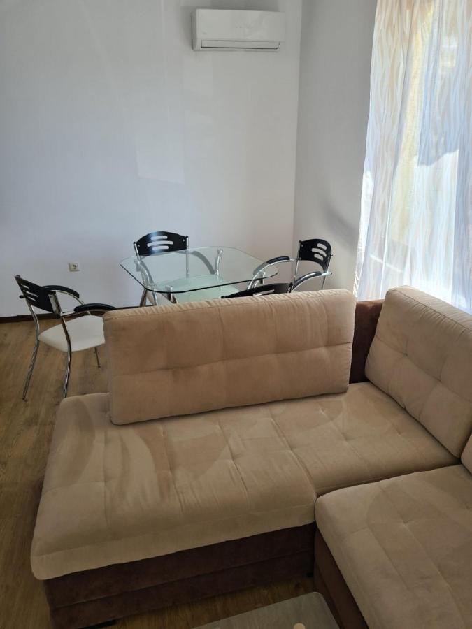Sea Shore Apartment Sveti Vlas Bagian luar foto