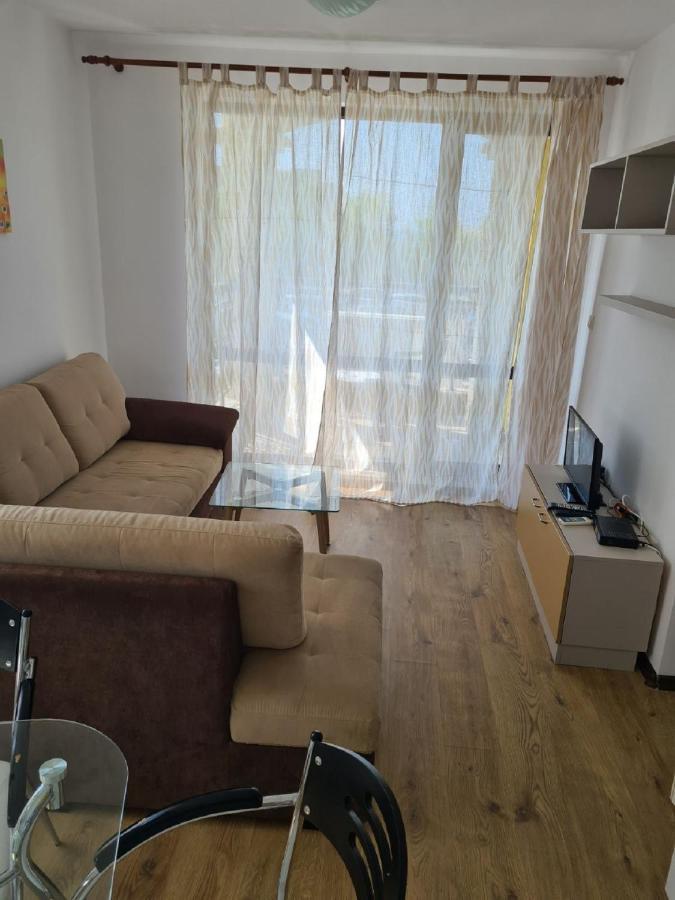 Sea Shore Apartment Sveti Vlas Bagian luar foto