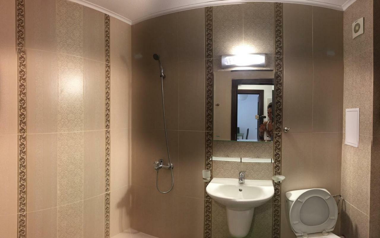 Sea Shore Apartment Sveti Vlas Bagian luar foto