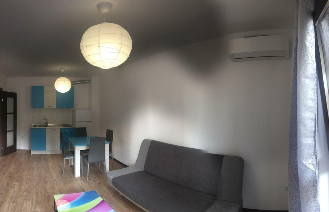 Sea Shore Apartment Sveti Vlas Bagian luar foto